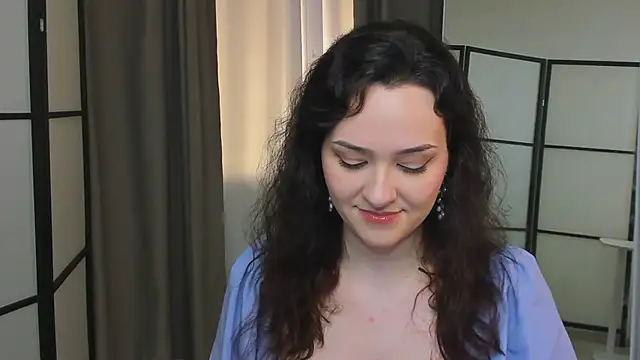 Camilla Rowen online show from April 5, 8:39 pm