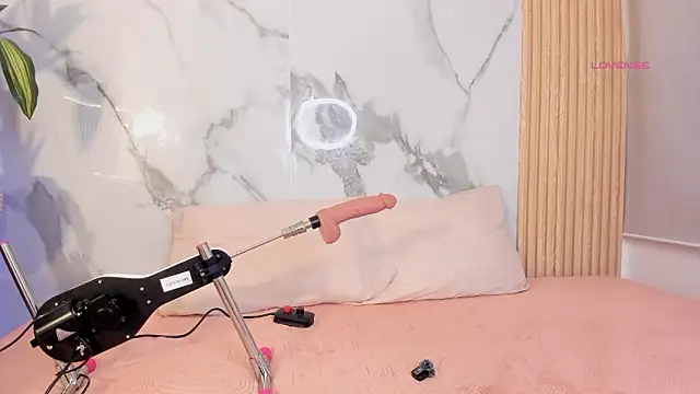 Fyre divine online show from March 24, 12:10 pm