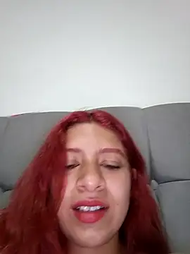 Snapshot of Lunatemptress4 chatting on December 15, 10:52 am Lunatemptress4 online show from December 15, 10:52 am
