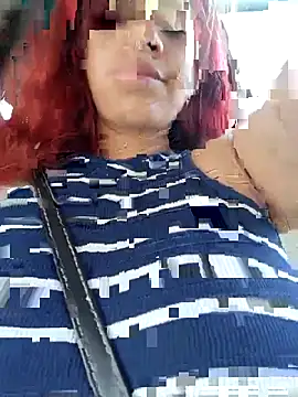 Snapshot of Lunatemptress4 chatting on December 17, 4:02 pm Lunatemptress4 online show from December 17, 4:02 pm