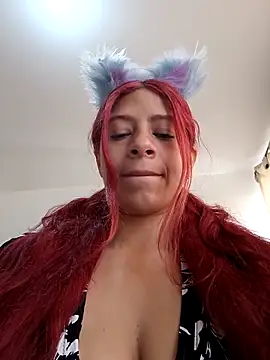 Snapshot of Lunatemptress4 chatting on December 18, 1:50 pm Lunatemptress4 online show from December 18, 1:50 pm