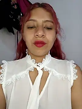 Snapshot of Lunatemptress4 chatting on January 8, 12:51 pm Lunatemptress4 online show from January 8, 12:51 pm