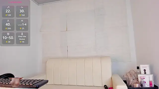 Snapshot of Katie_perry18 chatting on November 22, 8:13 am Katie perry18 online show from November 22, 8:13 am