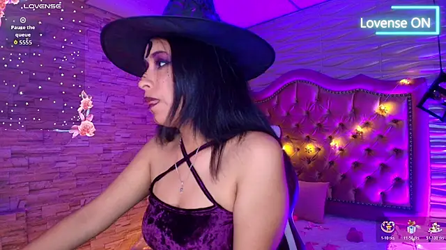 Roxanne Han online show from October 30, 11:44 am