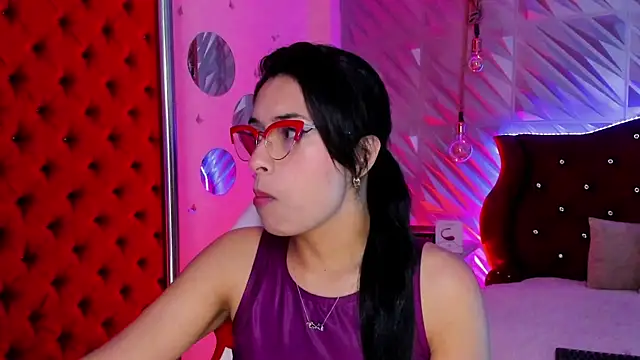 Roxanne Han online show from April 20, 12:08 pm