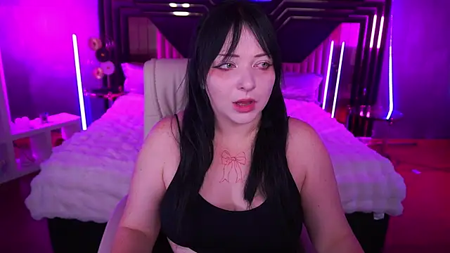 SweetLiluu online show from October 27, 7:45 am