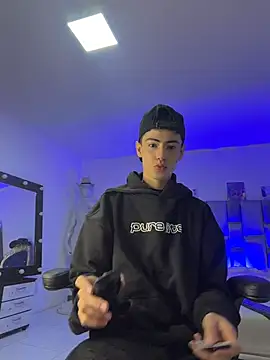 Sebastian Reed online show from February 17, 3:47 am