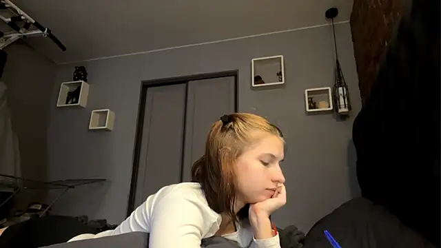 CarmaDiza online show from October 25, 11:07 am