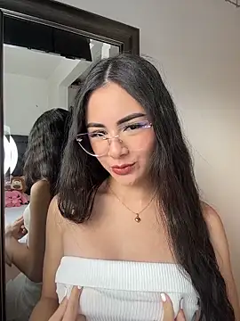 IslaCole online show from February 16, 9:22 pm