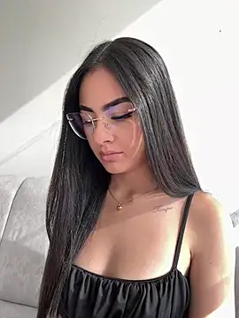Snapshot of IslaCole chatting on April 24, 8:55 pm IslaCole online show from April 24, 8:55 pm