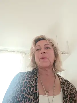 Snapshot of Anabel-455 chatting on October 27, 11:25 am Anabel-455 online show from October 27, 11:25 am