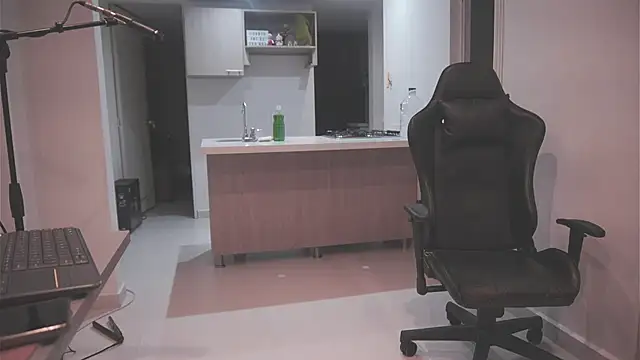 Snapshot of dan_and_daya chatting on November 14, 10:58 am dan and daya online show from November 14, 10:58 am