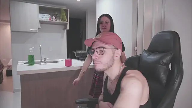 Snapshot of dan_and_daya chatting on November 18, 9:36 am dan and daya online show from November 18, 9:36 am