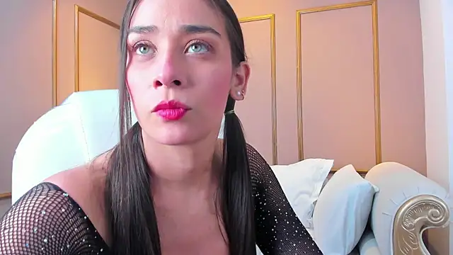 NahimiThompson online show from November 15, 8:05 pm