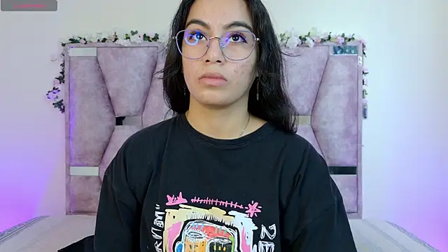 Snapshot of Iris_mandarinne chatting on October 28, 6:10 pm Iris mandarinne online show from October 28, 6:10 pm