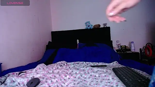 Snapshot of SharonSalazar chatting on December 14, 4:29 am SharonSalazar online show from December 14, 4:29 am