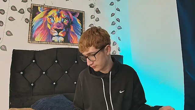 Erick Taylor3 online show from November 26, 5:47 pm