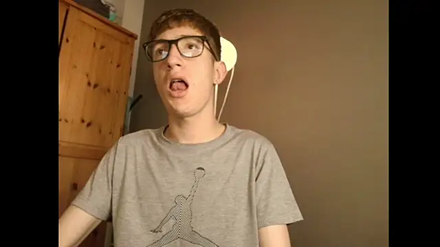 Erick Taylor3 online show from December 16, 8:25 pm