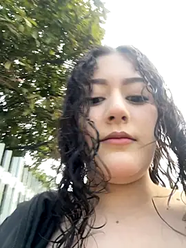 Amber rose outdoors online show from October 25, 10:26 pm