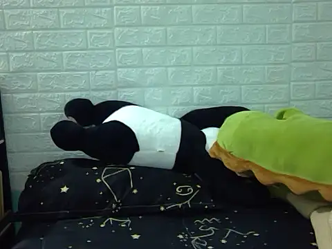 May2k2 online show from February 28, 4:02 am