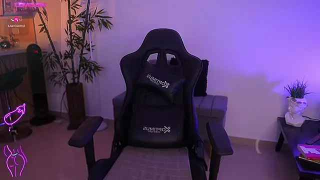 JessicaPratt online show from April 20, 8:43 pm