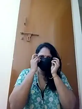 Snapshot of tamilammu1431 chatting on November 15, 3:04 am tamilammu1431 online show from November 15, 3:04 am