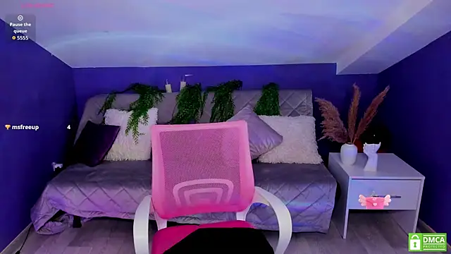 MadamMilly  online show from November 15, 6:22 am