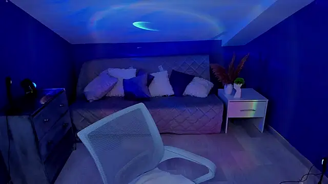 MadamMilly  online show from November 26, 6:47 am