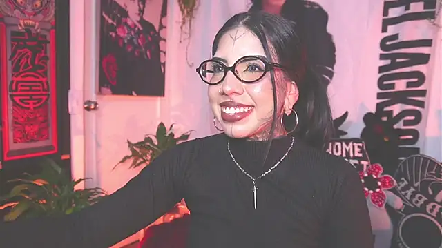 Dalia Vorhees online show from April 25, 1:30 am