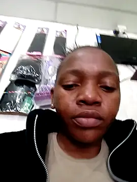 Snapshot of 09slambitch chatting on November 25, 11:10 am 09slambitch online show from November 25, 11:10 am