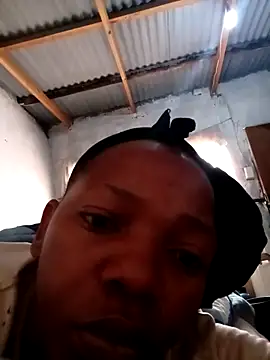 Snapshot of 09slambitch chatting on December 14, 5:57 am 09slambitch online show from December 14, 5:57 am