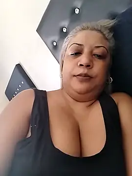 Snapshot of IndianLara chatting on November 19, 5:29 am IndianLara online show from November 19, 5:29 am