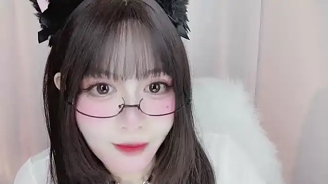 Snapshot of -zhuzhu-999- chatting on July 5, 5:53 pm -zhuzhu-999- online show from July 5, 5:53 pm