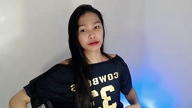 Snapshot of _Lachica_ chatting on October 23, 11:24 pm  Lachica  online show from October 23, 11:24 pm