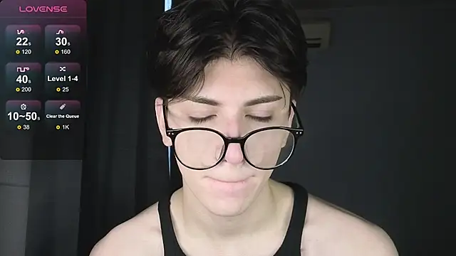 Snapshot of Oliver_star_boy_ chatting on November 27, 1:02 pm Oliver star boy online show from November 27, 1:02 pm