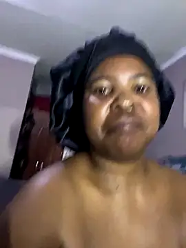 Snapshot of SweetCandy84 chatting on November 5, 8:31 pm SweetCandy84 online show from November 5, 8:31 pm