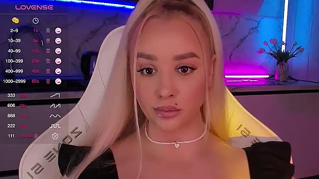  NevaDa  online show from October 26, 7:47 am