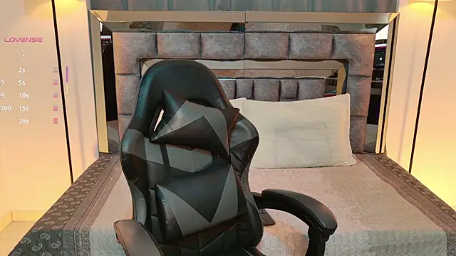 Bella Clark2 online show from January 15, 2:32 pm