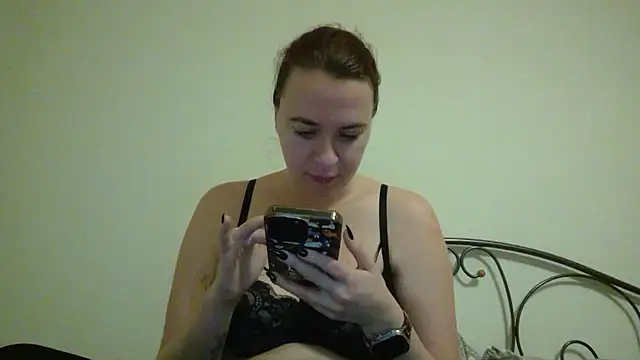 Latexaddictx  online show from January 8, 8:11 pm