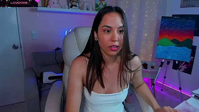 Snapshot of VenusIsLove_ chatting on January 1, 7:43 pm VenusIsLove online show from January 1, 7:43 pm