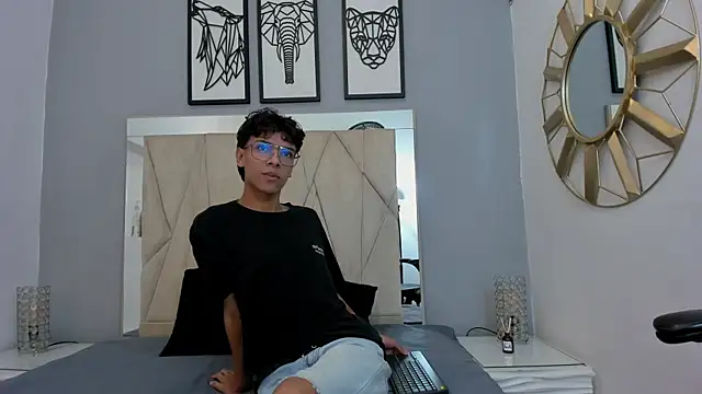 adams bobby online show from November 23, 11:32 am