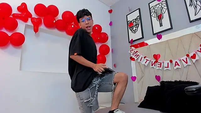 adams bobby online show from February 13, 11:28 am