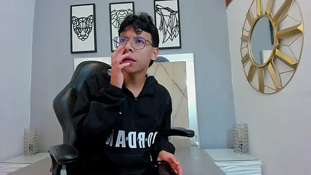 adams bobby online show from March 28, 10:59 am