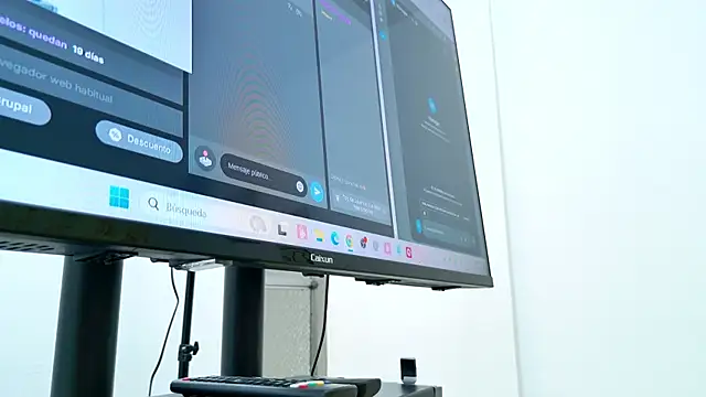 Stacy London online show from November 23, 8:19 pm