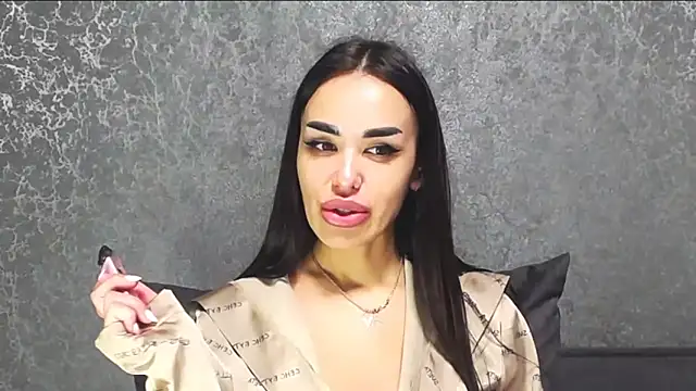 velvetveyraX online show from April 16, 1:23 pm