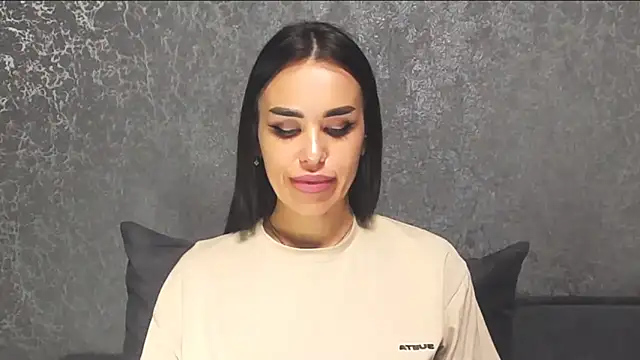 velvetveyraX online show from April 24, 4:53 pm