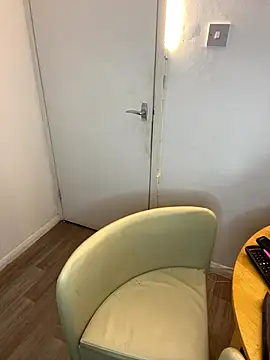 BubblesLovexox online show from December 2, 4:24 pm