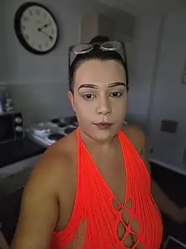 BubblesLovexox online show from July 29, 1:20 pm