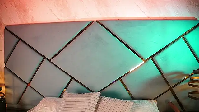  giggy 2 online show from December 3, 11:41 am