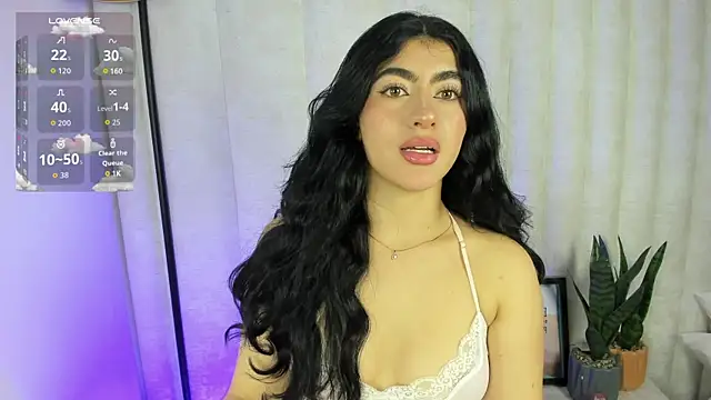 Snapshot of Emii_rous chatting on November 10, 2:43 am Emii rous online show from November 10, 2:43 am